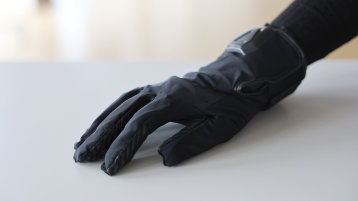 Ein Foto der bHaptics TactGloves (Bild: TH Köln)